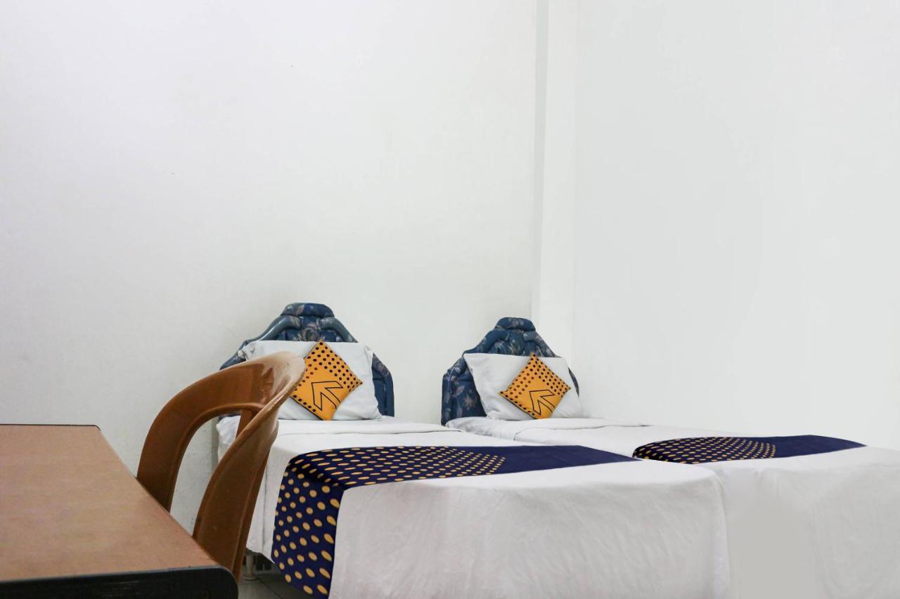 קופנג Spot On 91212 Hotel Kelimutu מראה חיצוני תמונה